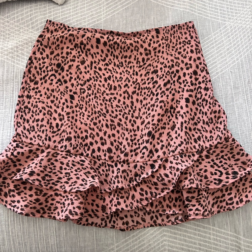 leopard skirt